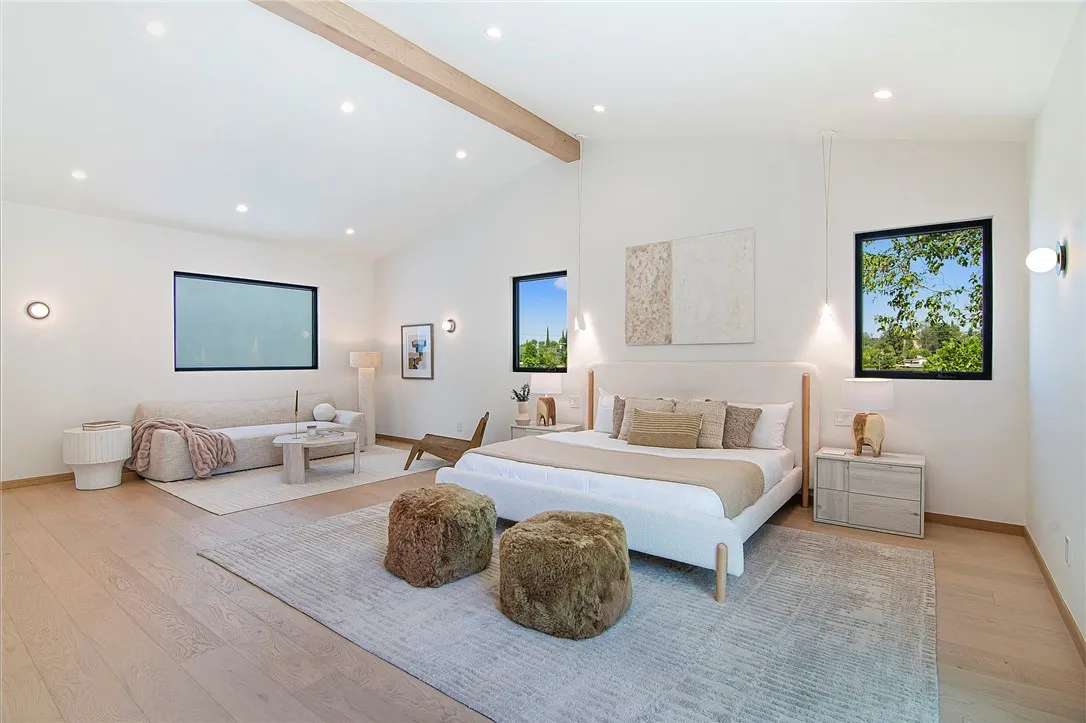 22616 Hatteras Street, Woodland Hills, California 91367 home-pic-10