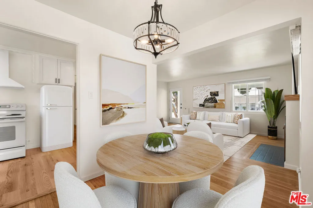 8734 Airlane Avenue, Los Angeles, California 90045 home-pic-5
