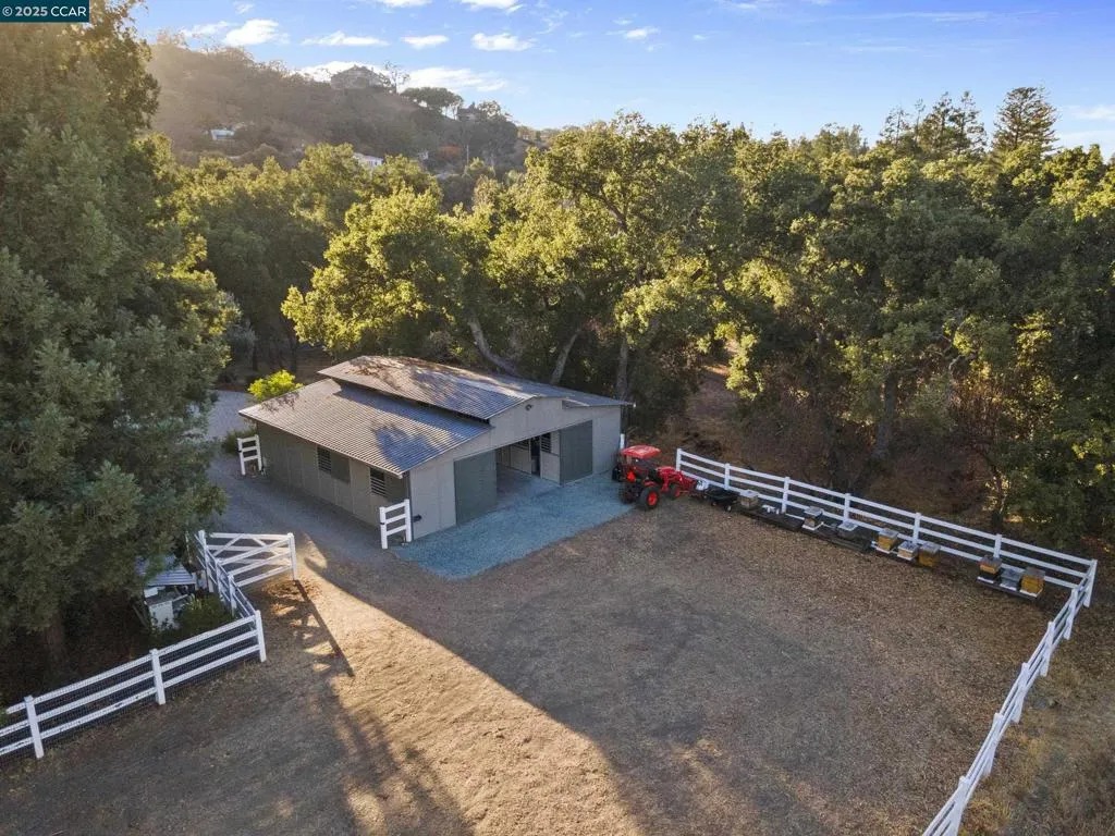 350 Pine Creek Rd, Walnut Creek, California 94598 home-pic-59