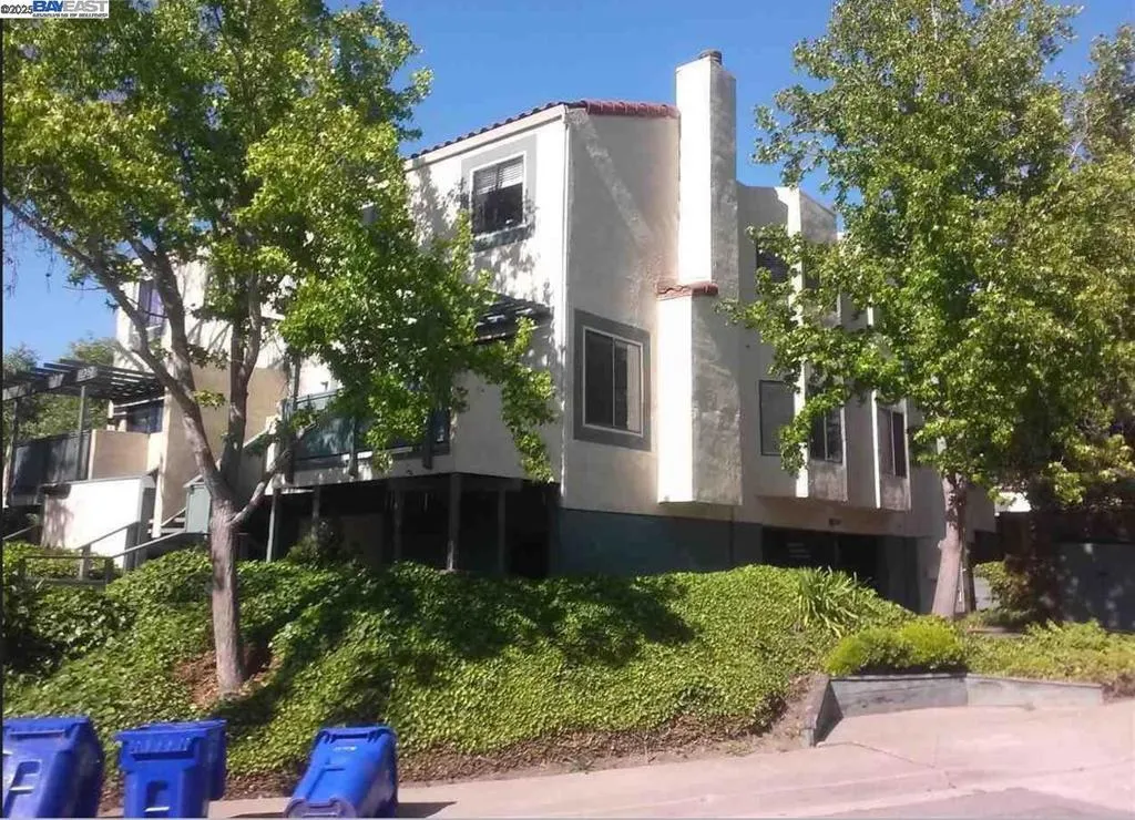 1704 Dalessi Dr, Pinole, California 94564 home-pic-0