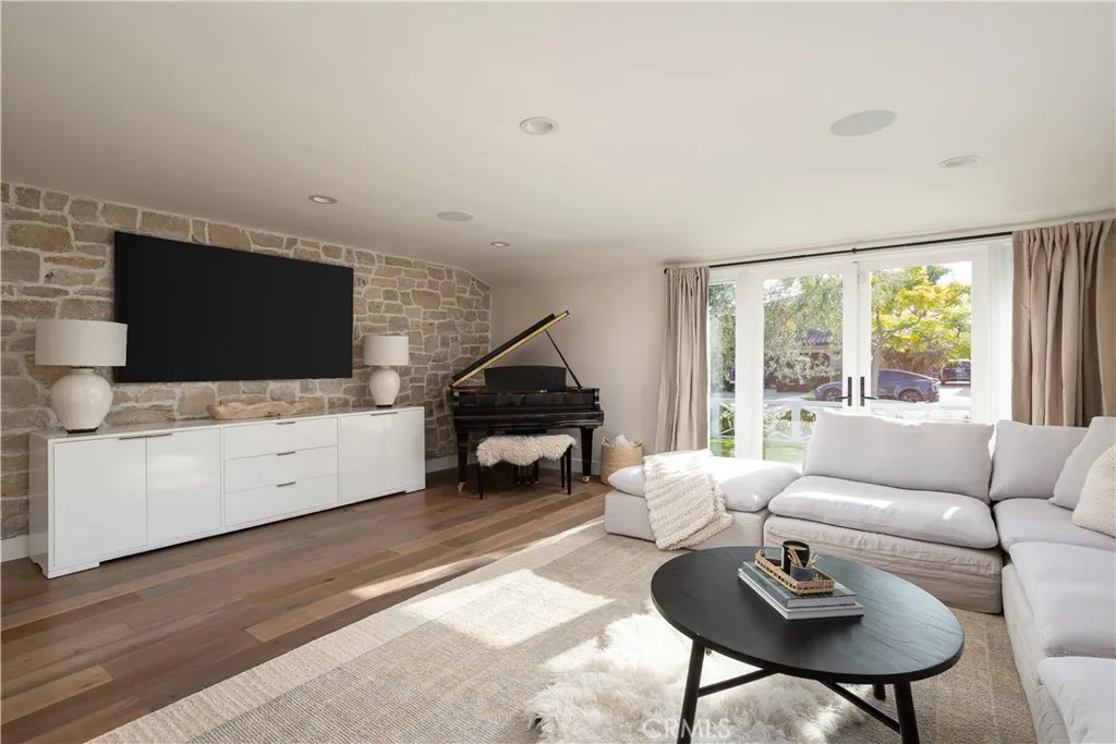 1700 Highland Drive, Newport Beach, California 92660 home-pic-10