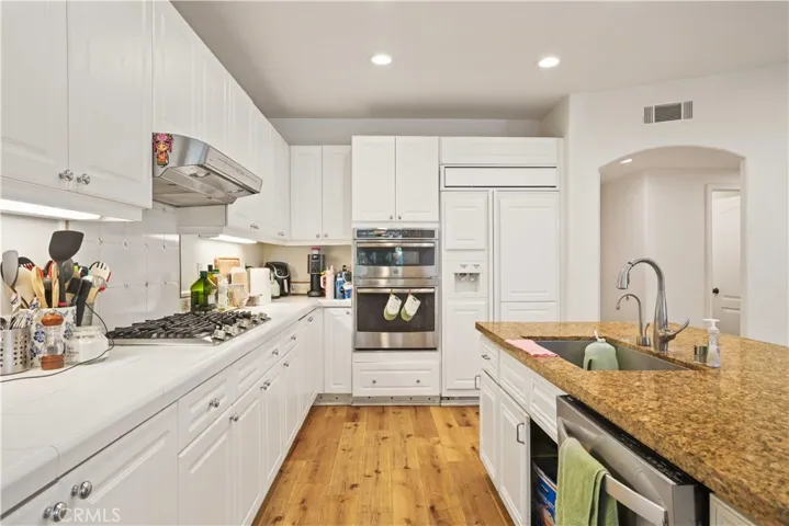 28066 Liana Lane, Valencia, California 91354