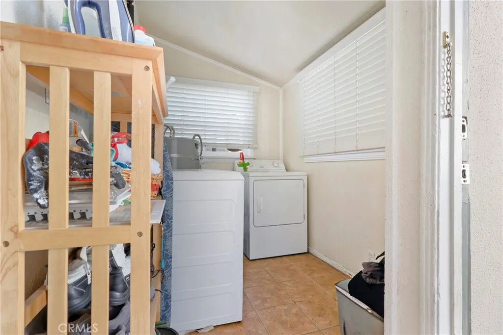 4803 W Ave L8, Lancaster, California 93536 home-pic-12