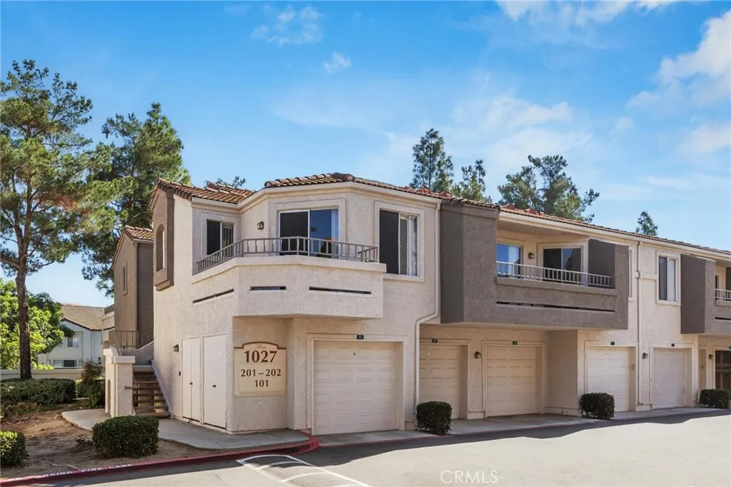 1027 Vista Del Cerro Unit 201, Corona, California 92879 home-pic-33