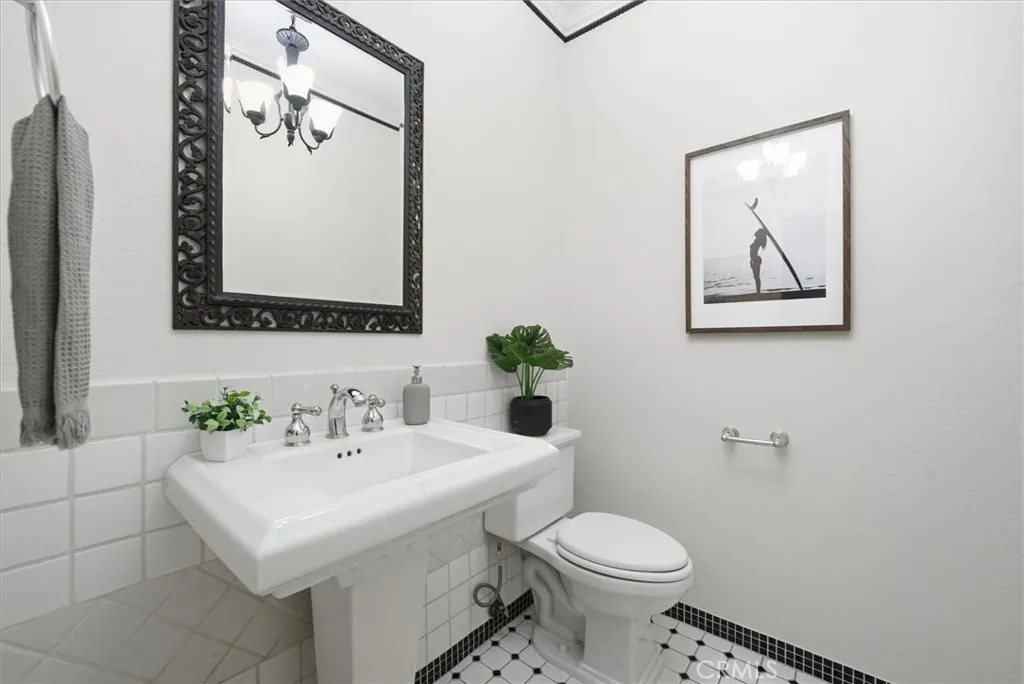 2406 Aviation C, Redondo Beach, California 90278 home-pic-18