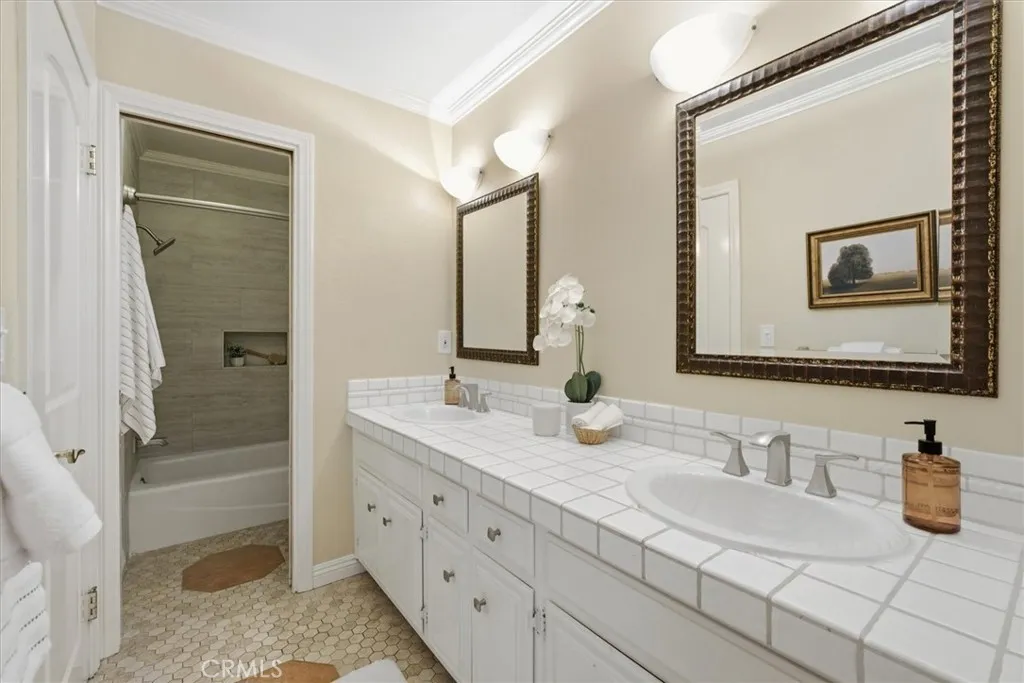 2406 Aviation C, Redondo Beach, California 90278 home-pic-26