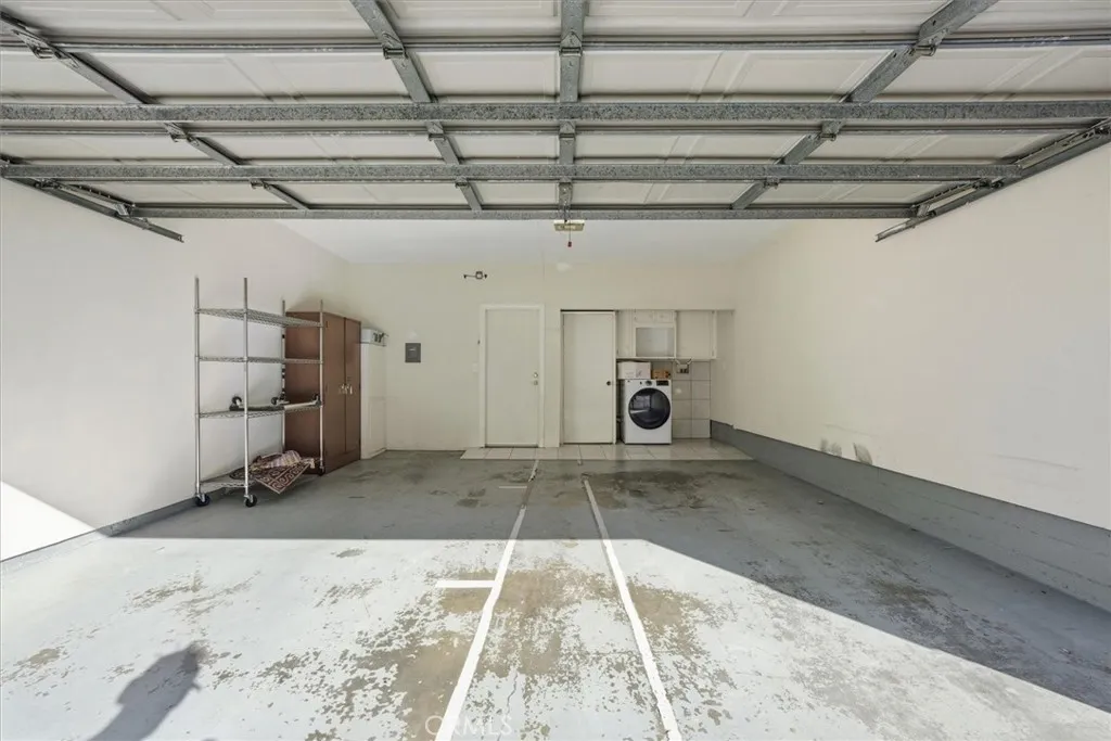 2406 Aviation C, Redondo Beach, California 90278 home-pic-28