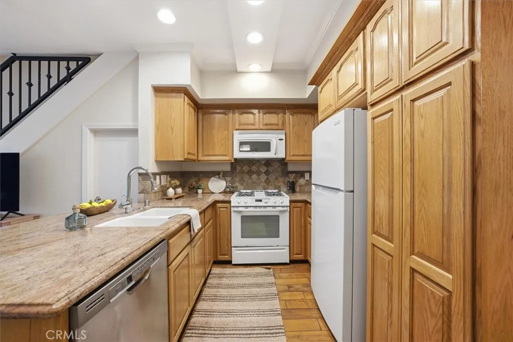 2406 Aviation C, Redondo Beach, California 90278 home-pic-15