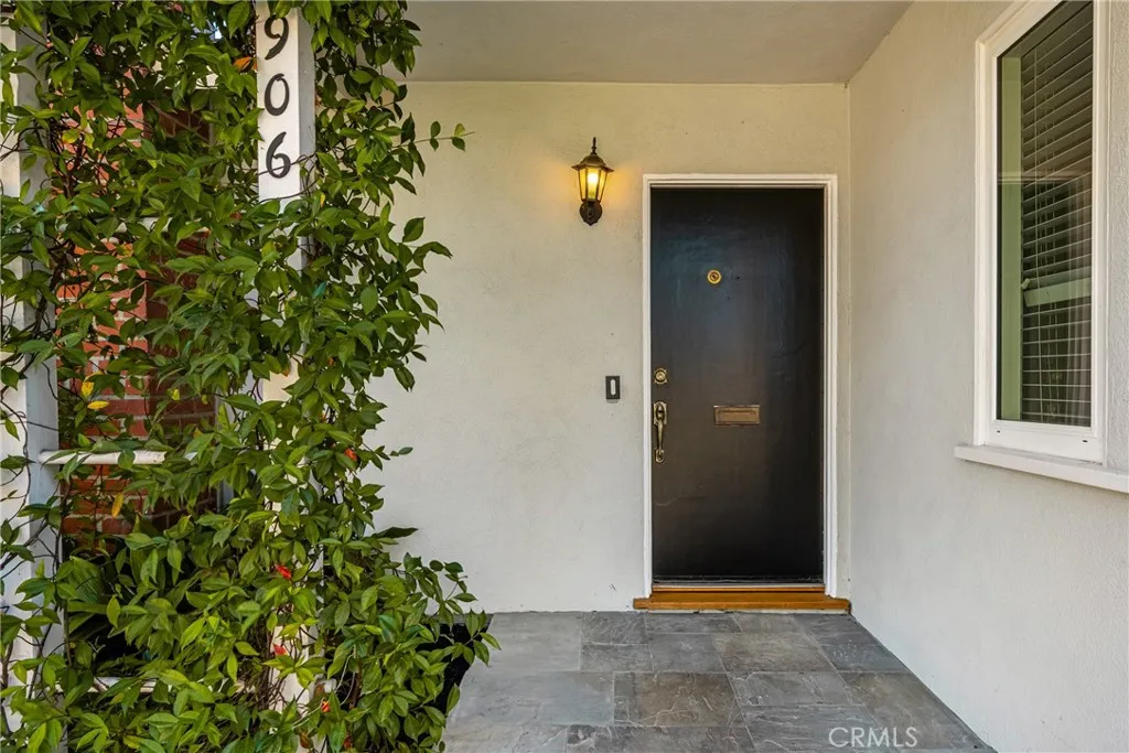 906 E Buffalo, Santa Ana, California 92706 home-pic-4