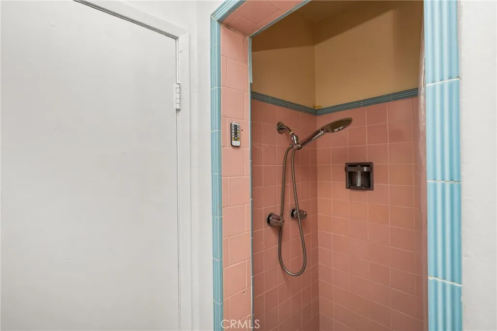906 E Buffalo, Santa Ana, California 92706 home-pic-22