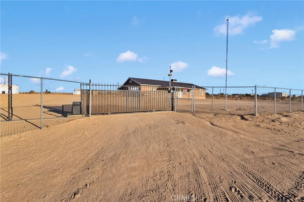 32461 Prairie, Barstow, California 92311 home-pic-3