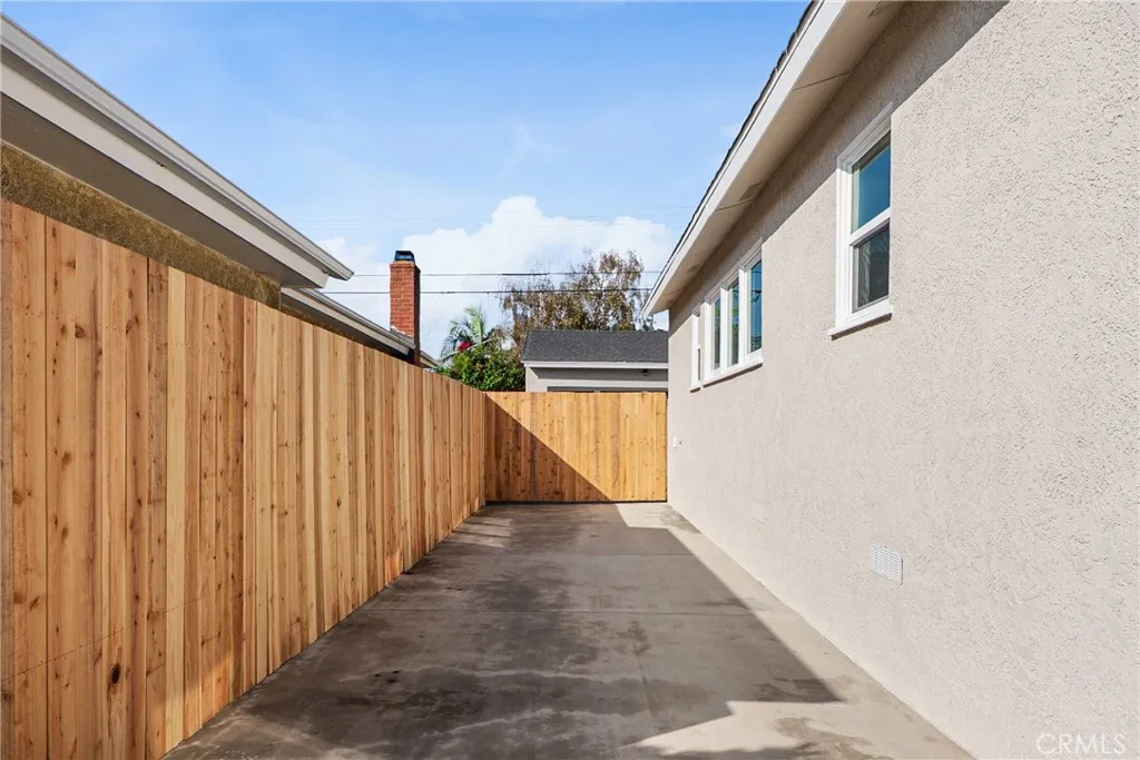 13229 Glasgow Place, Hawthorne, California 90250 home-pic-29