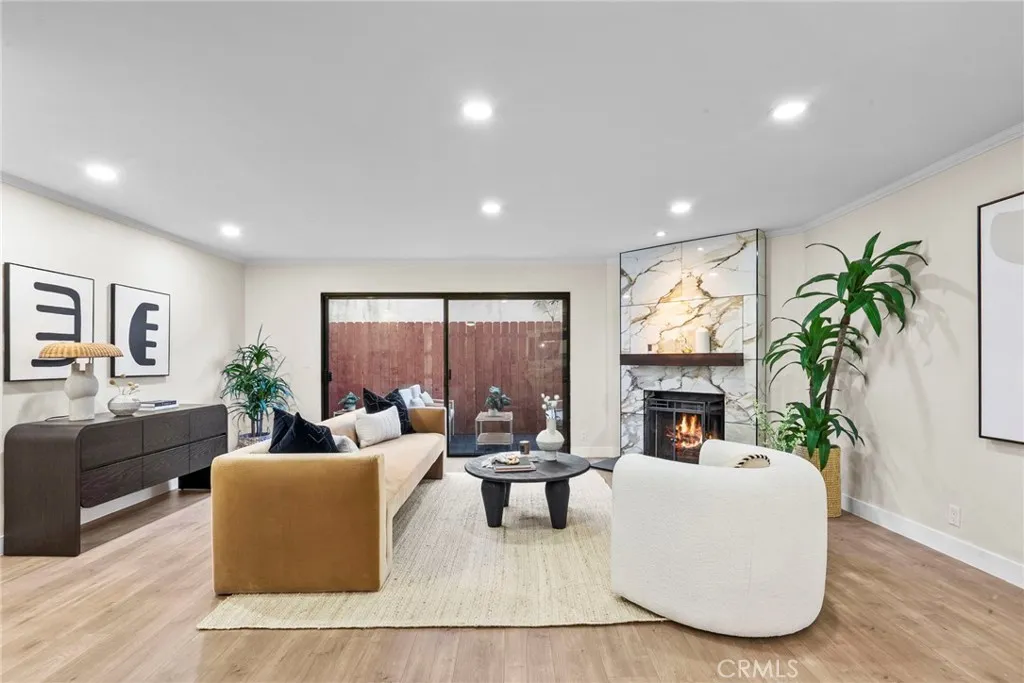 1807 10th 4, Santa Monica, California 90404 home-pic-0