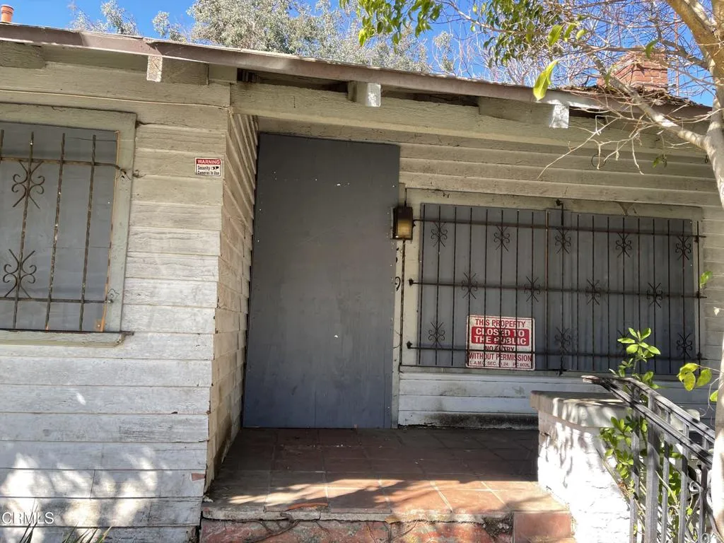 2509 Raymond Avenue, Los Angeles, California 90007 home-pic-0