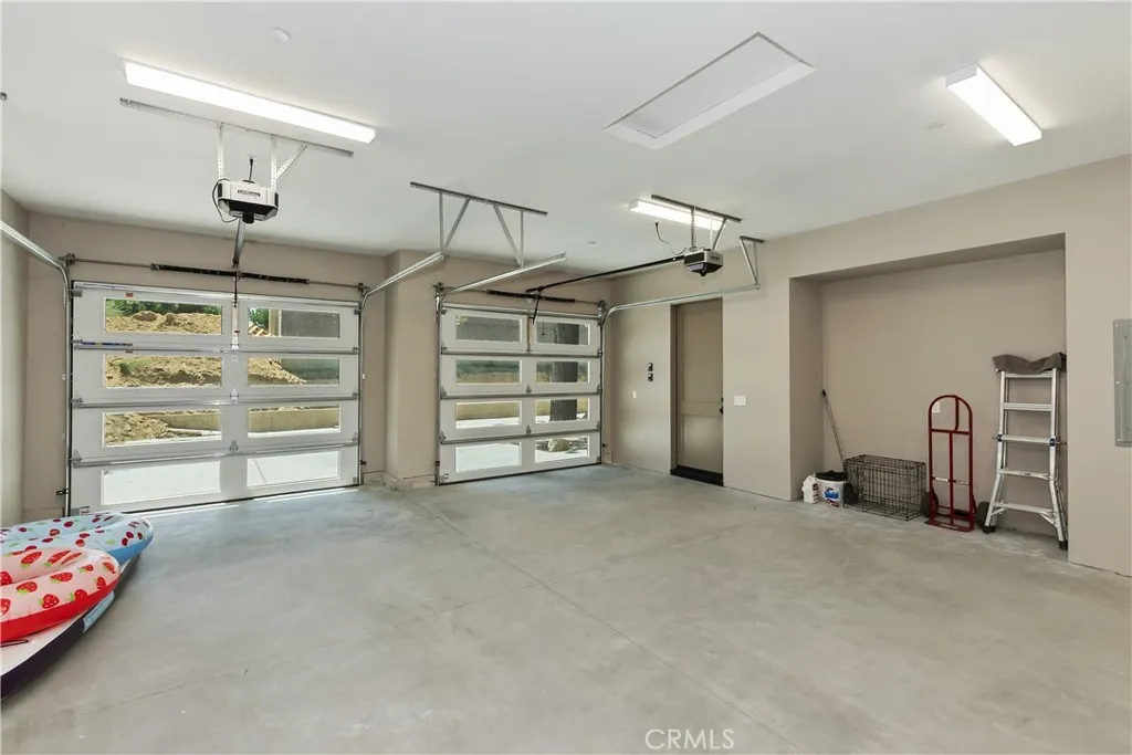 176 Mill Pond, Lake Arrowhead, California 92352 home-pic-46