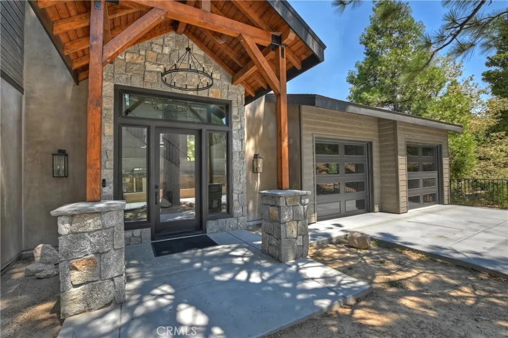 176 Mill Pond, Lake Arrowhead, California 92352 home-pic-3