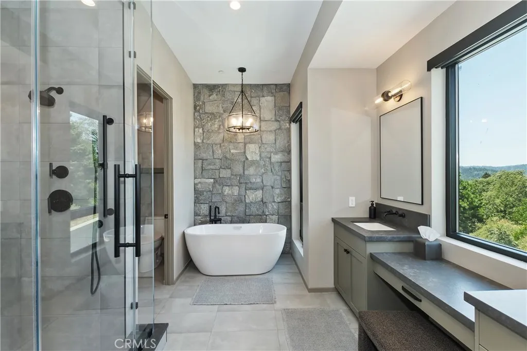176 Mill Pond, Lake Arrowhead, California 92352 home-pic-28