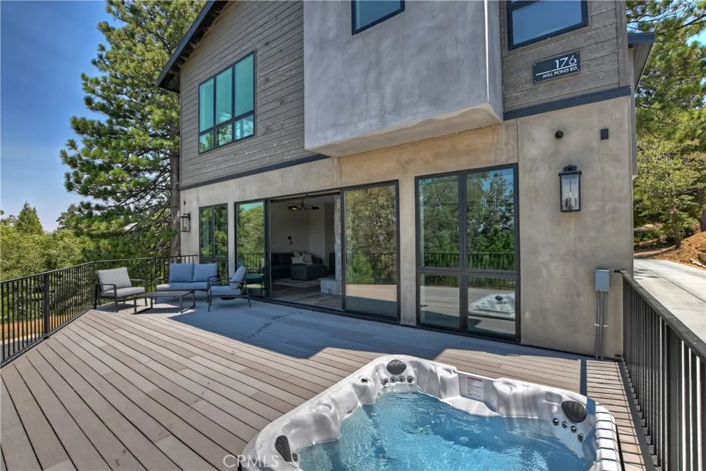 176 Mill Pond, Lake Arrowhead, California 92352 home-pic-10