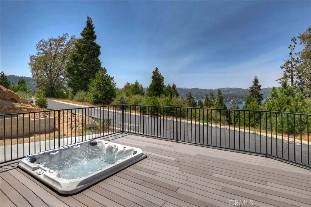 176 Mill Pond, Lake Arrowhead, California 92352 home-pic-7