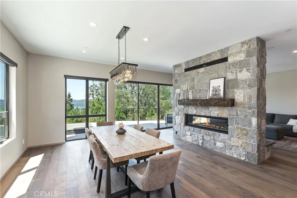 176 Mill Pond, Lake Arrowhead, California 92352 home-pic-15