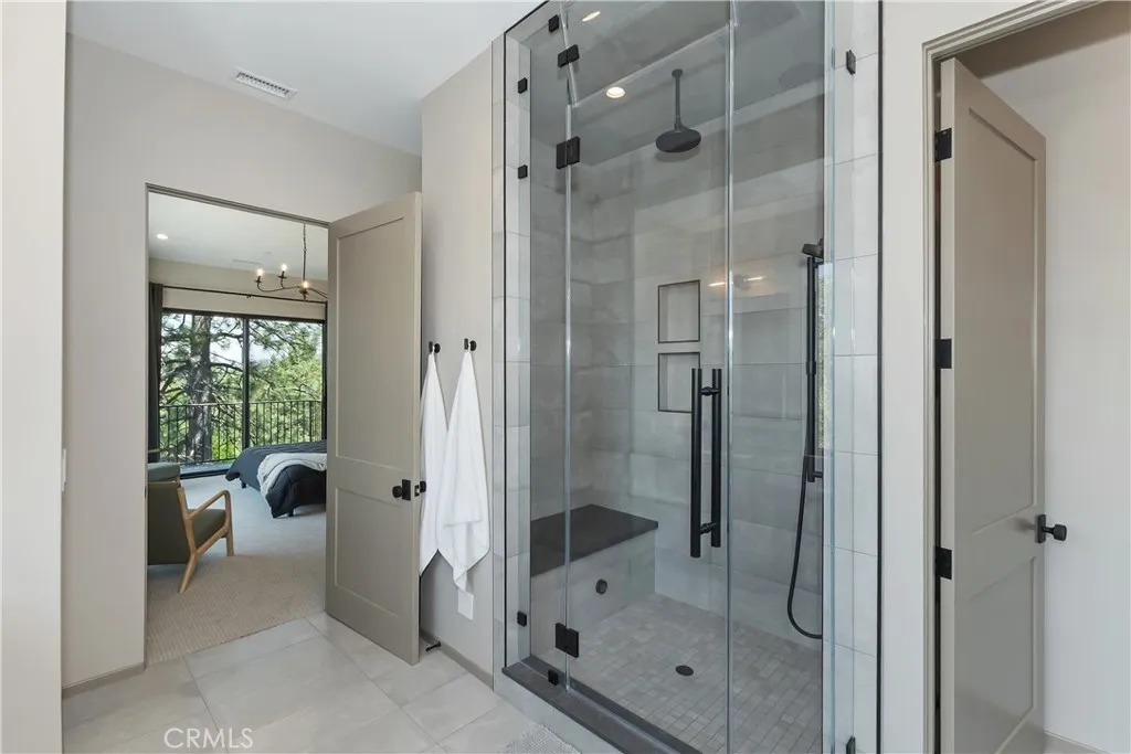 176 Mill Pond, Lake Arrowhead, California 92352 home-pic-30