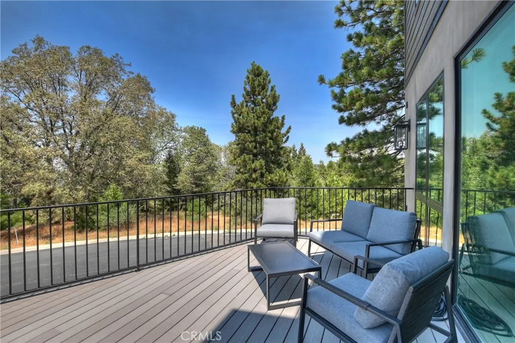 176 Mill Pond, Lake Arrowhead, California 92352 home-pic-9