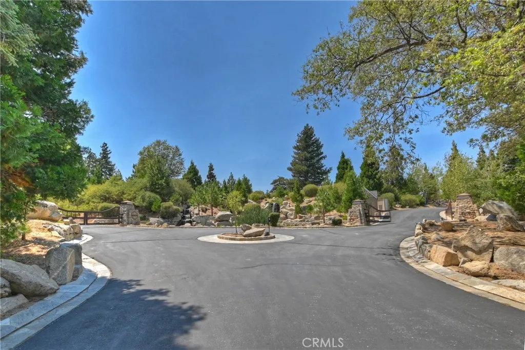 176 Mill Pond, Lake Arrowhead, California 92352 home-pic-47