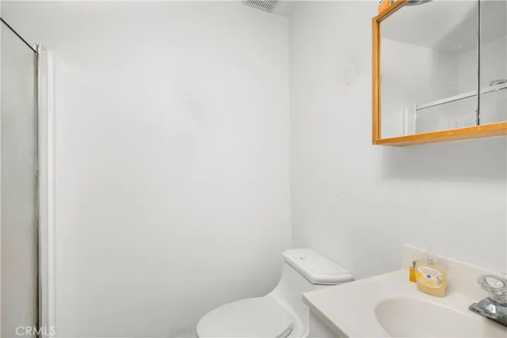 4th bathroom