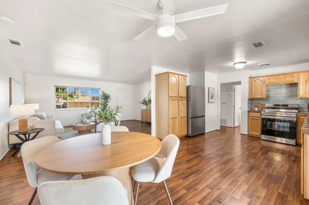42245 Kansas Street, Palm Desert, California 92211 home-pic-3