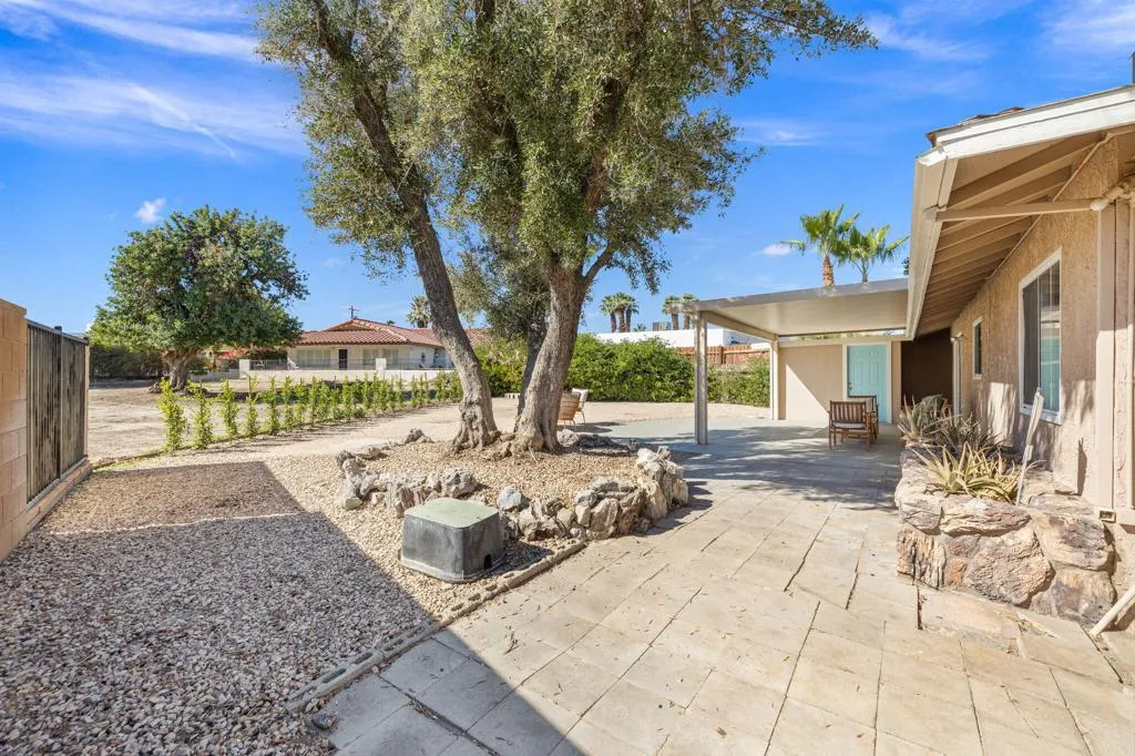 42245 Kansas Street, Palm Desert, California 92211 home-pic-35