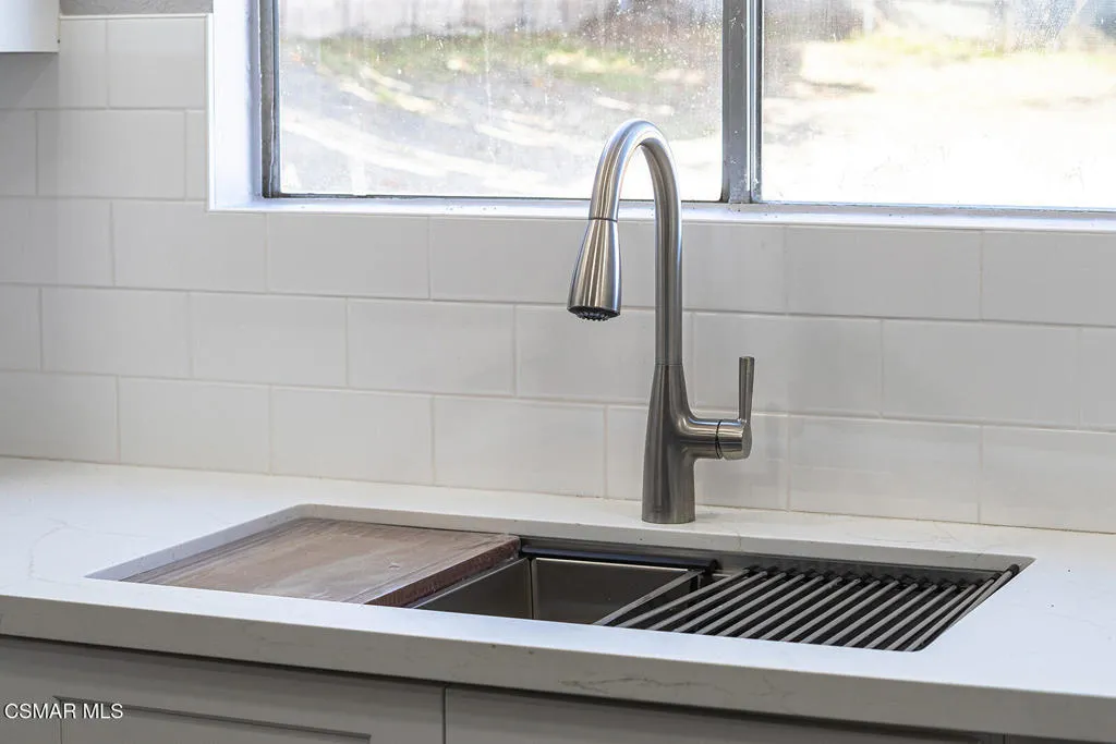 42867 Montello Drive, Lake Elizabeth, California 93532 home-pic-9