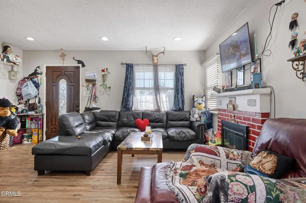 145 Homer Street, Oxnard, California 93033 home-pic-4