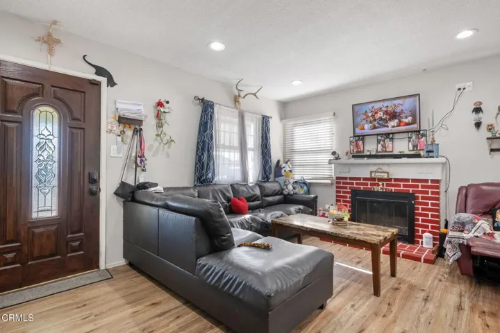 03 - Living Room