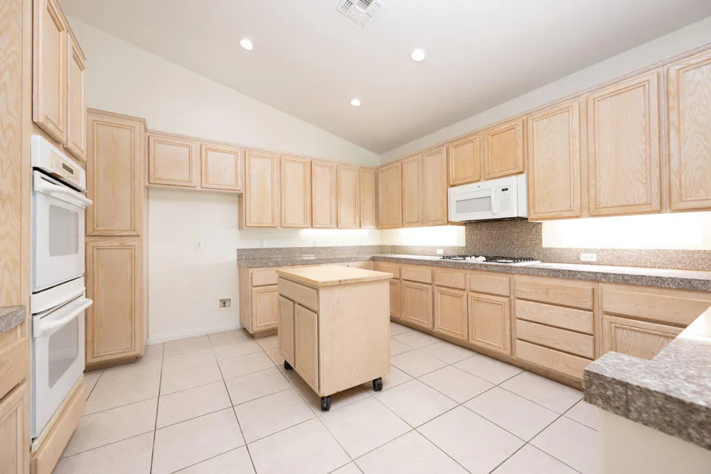 45627 Spyglass Hill Street, Indio, California 92201 home-pic-14