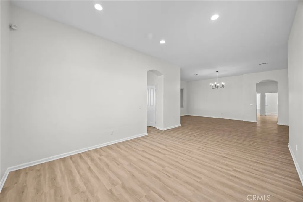 101 Via De La Valle, Lake Elsinore, California 92532 home-pic-6