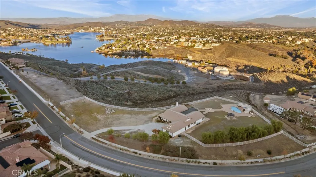 101 Via De La Valle, Lake Elsinore, California 92532 home-pic-50