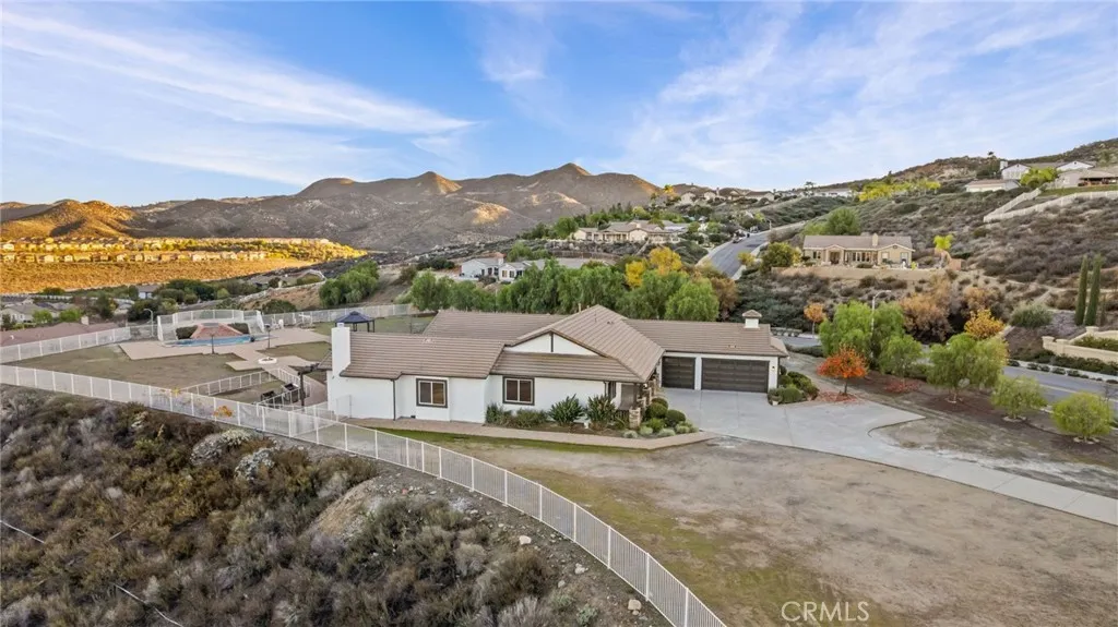 101 Via De La Valle, Lake Elsinore, California 92532 home-pic-54