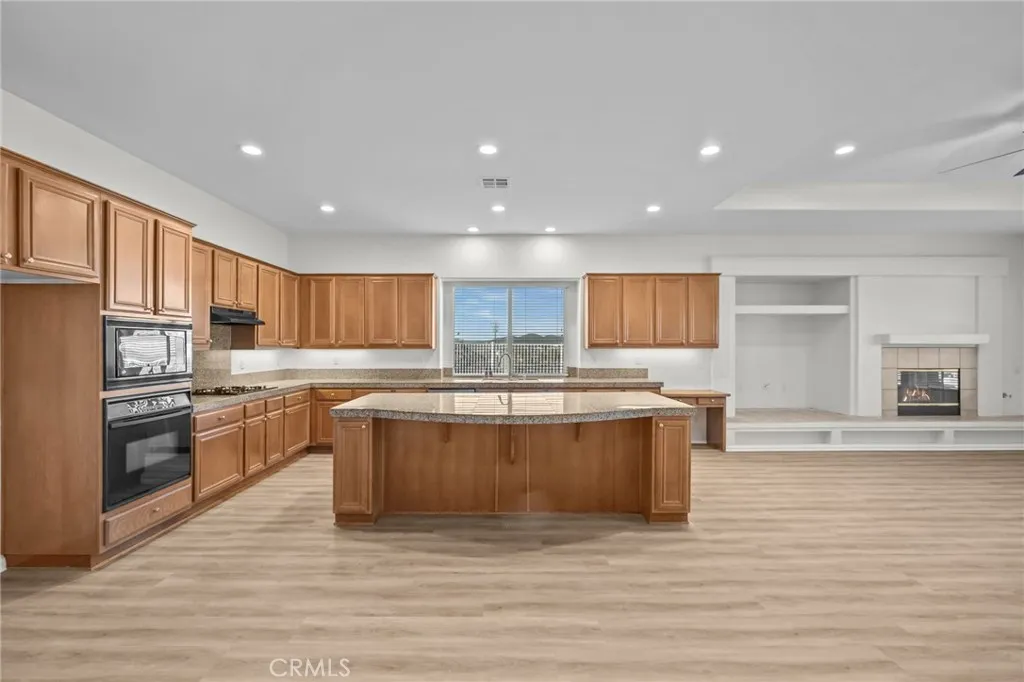 101 Via De La Valle, Lake Elsinore, California 92532 home-pic-8