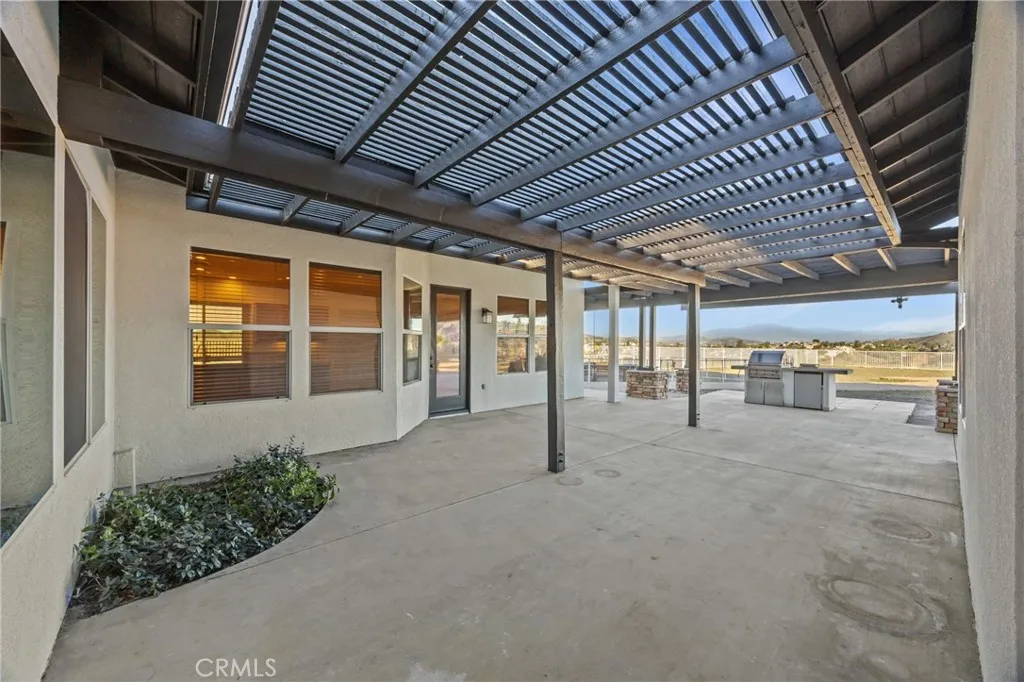 101 Via De La Valle, Lake Elsinore, California 92532 home-pic-31