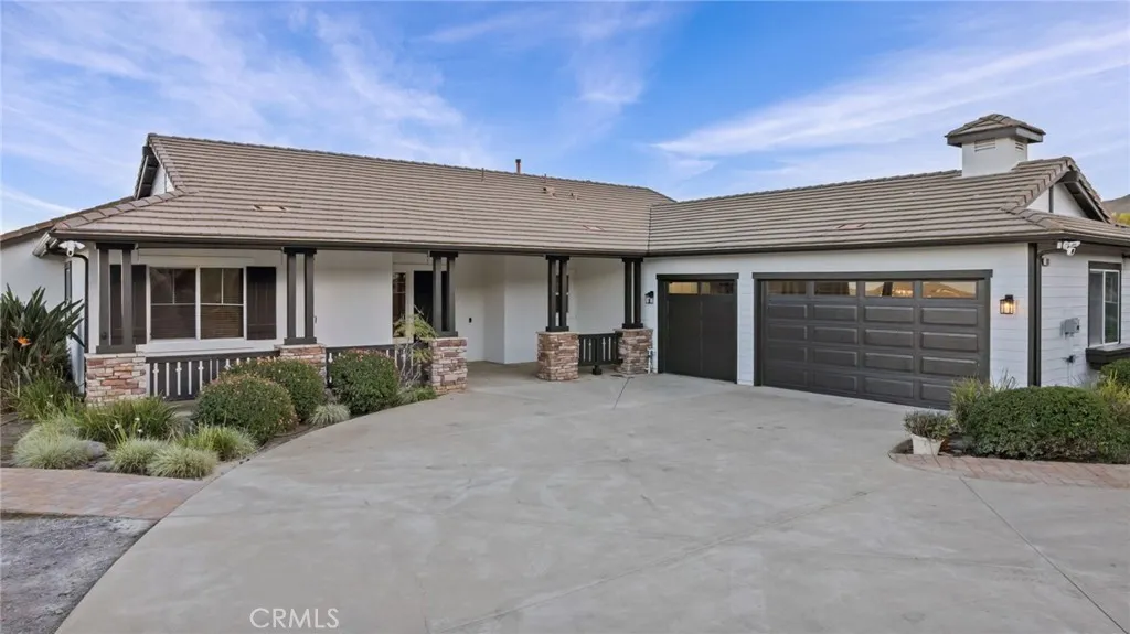 101 Via De La Valle, Lake Elsinore, California 92532 home-pic-0