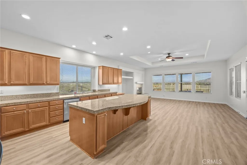 101 Via De La Valle, Lake Elsinore, California 92532 home-pic-12