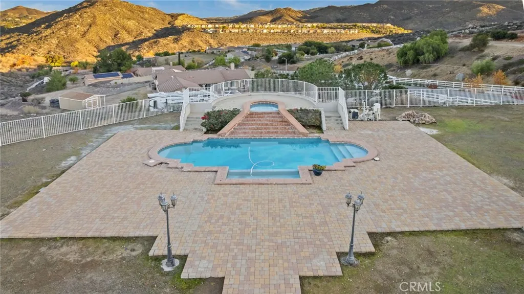 101 Via De La Valle, Lake Elsinore, California 92532 home-pic-46