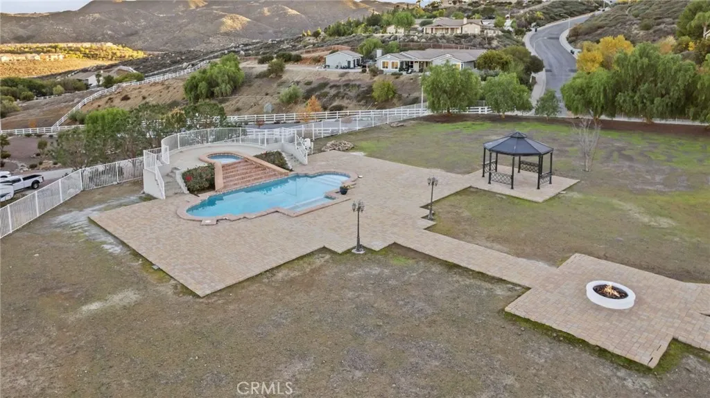 101 Via De La Valle, Lake Elsinore, California 92532 home-pic-42