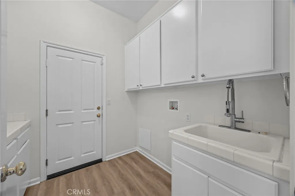 101 Via De La Valle, Lake Elsinore, California 92532 home-pic-19