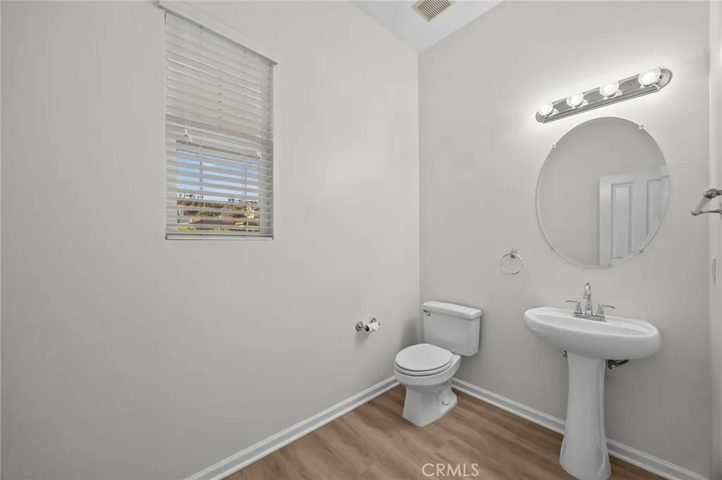 101 Via De La Valle, Lake Elsinore, California 92532 home-pic-18