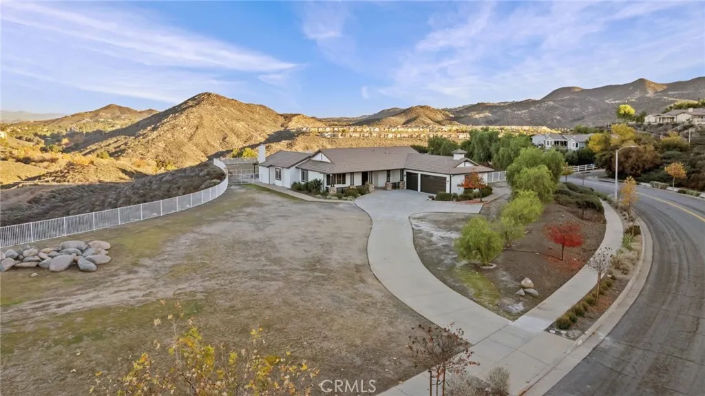 101 Via De La Valle, Lake Elsinore, California 92532 home-pic-48