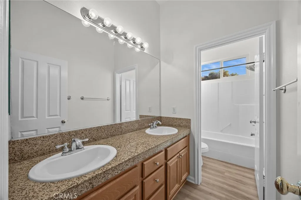 101 Via De La Valle, Lake Elsinore, California 92532 home-pic-21