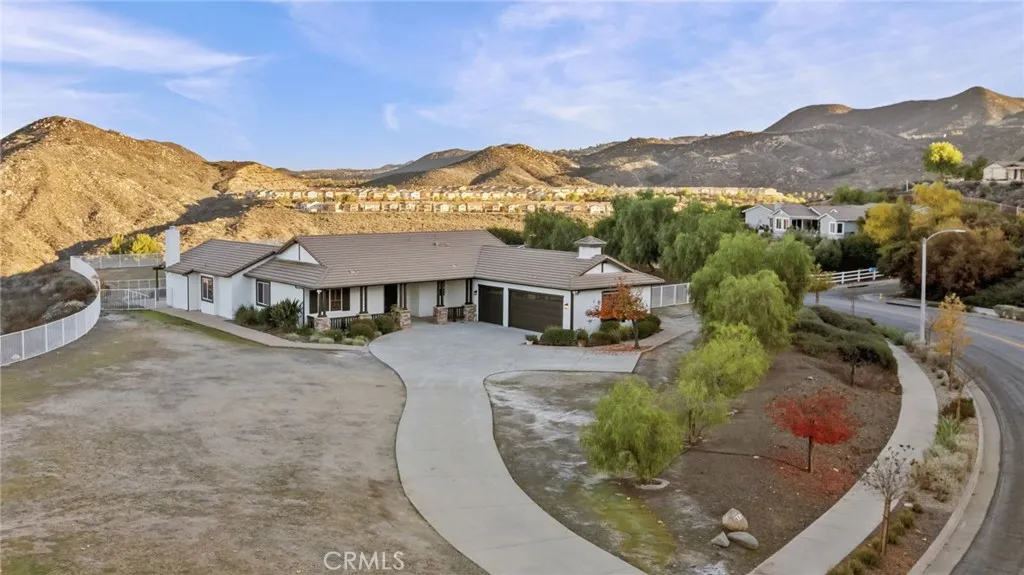 101 Via De La Valle, Lake Elsinore, California 92532 home-pic-1