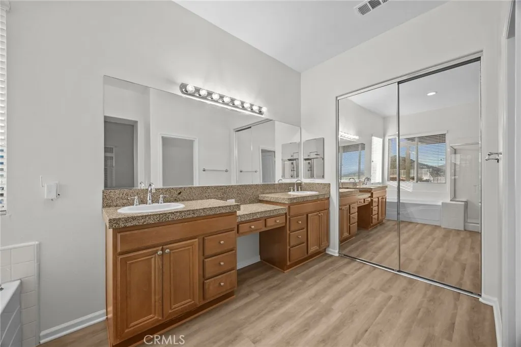 101 Via De La Valle, Lake Elsinore, California 92532 home-pic-28