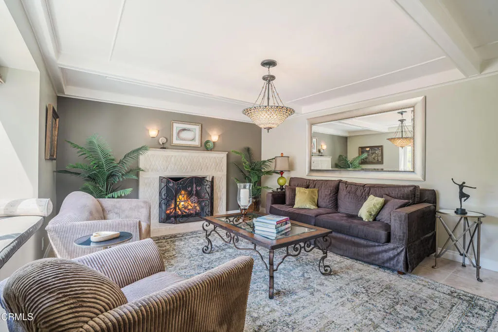 6065 Cielo Vista Court, Camarillo, California 93012 home-pic-12